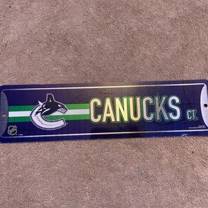 Vancouver canucks sign